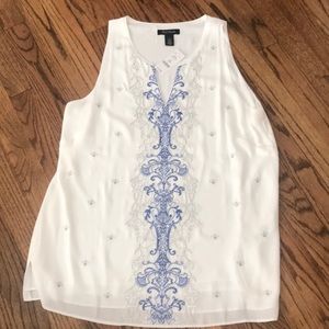 Beautiful embroidered White House Black Market Top